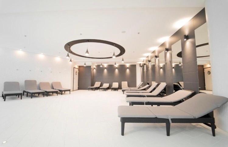 Hanza Tower Royal Spa & Jacusi & Sauna & Pool Apartment *
